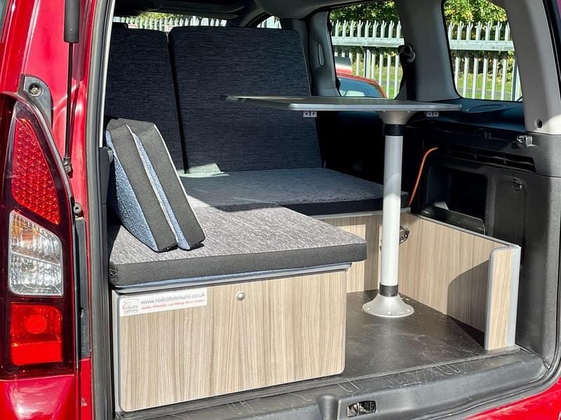 Used Peugeot TePee S 2013 Red MPV