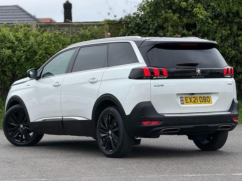 Used Peugeot 5008 Premium 130 HP (95 kW) 2021 White SUV