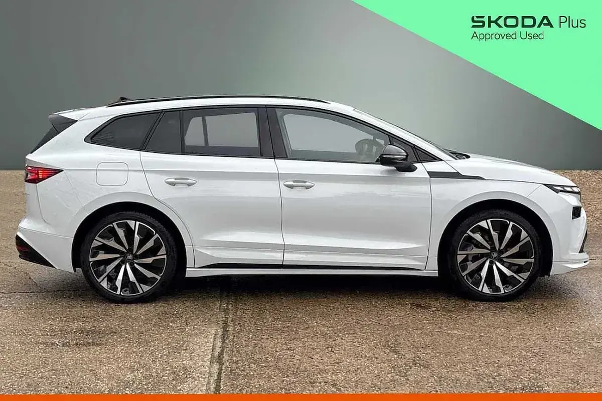 Used Skoda Enyaq iV SportLine 154 kW (210 HP) 2025 Moon white metallic SUV