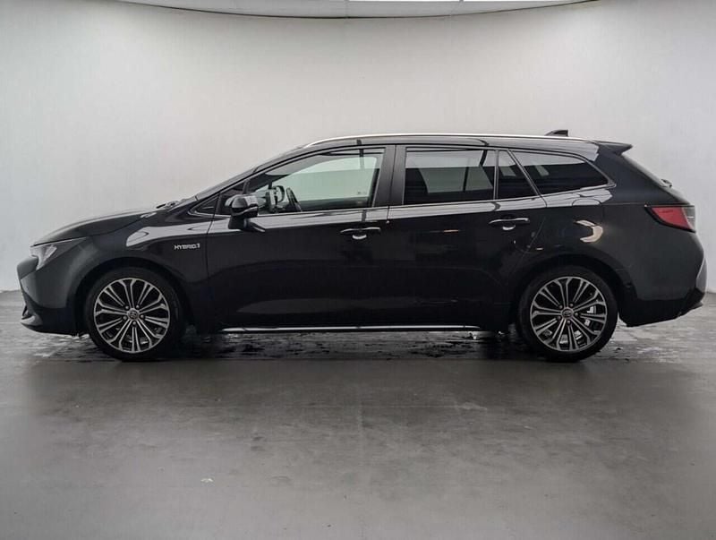 Used Toyota Corolla Design 122 HP (89 kW) 2019 Black Estate