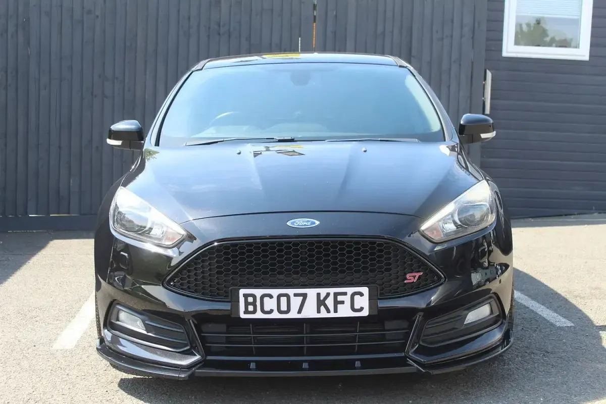 Used Ford Focus ST 250 HP (183 kW) 2015 Black Hatchback