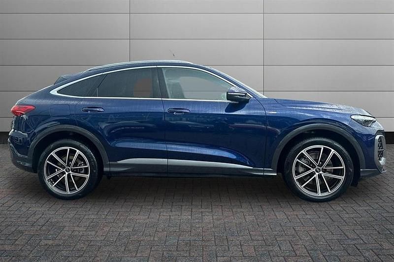 Used Audi Q5 Advanced 204 HP (150 kW) 2025 Navarra blue SUV