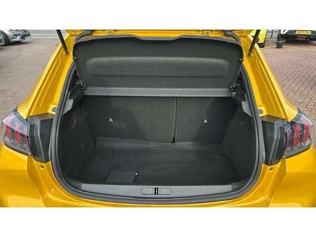 Used Peugeot 208 Allure+ 102 HP (75 kW) 2023 Yellow Hatchback