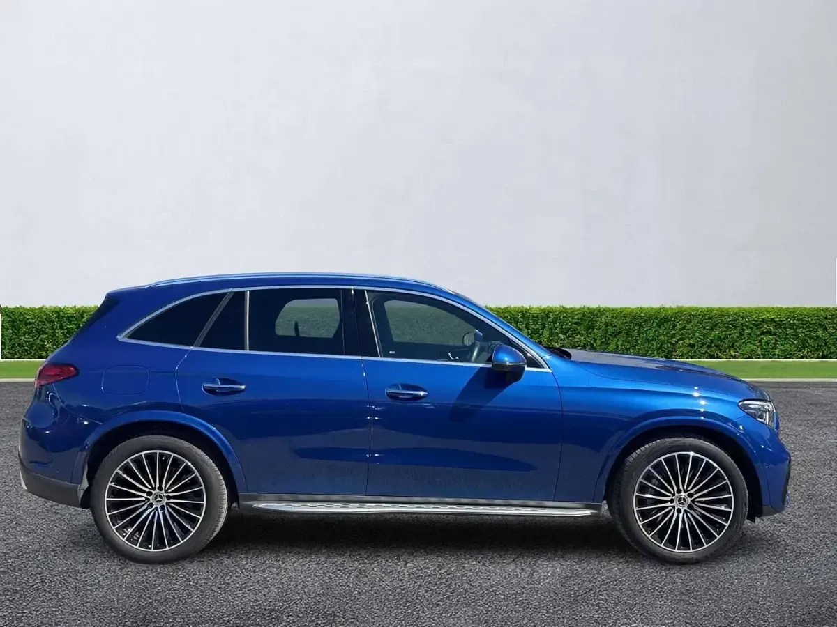 Used Mercedes GLC220 AMG Line Premium Plus 197 HP (144 kW) 2024 Blue SUV