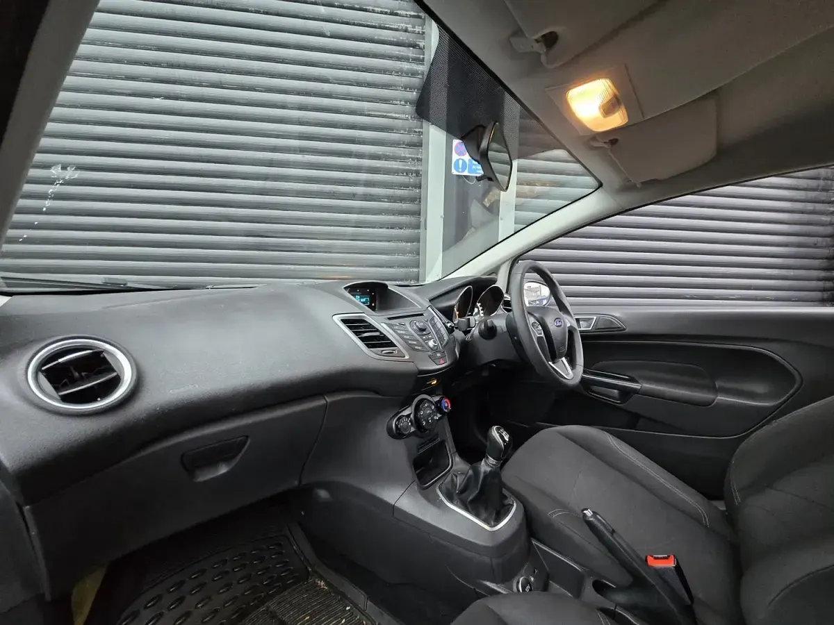 Used Ford Fiesta Style 82 HP (60 kW) 2014 Silver Hatchback