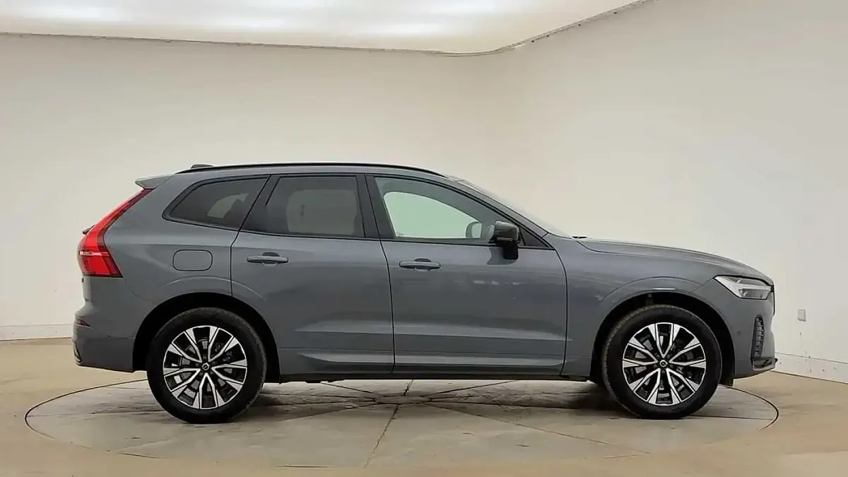 Used Volvo XC60 Plus 250 HP (183 kW) 2023 Grey SUV