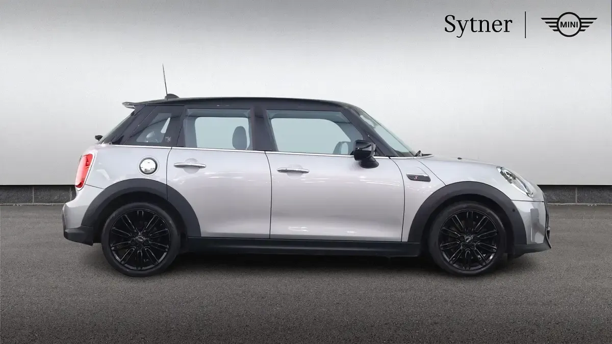 Used Mini Cooper S Exclusive 176 HP (129 kW) 2023 Silver Hatchback