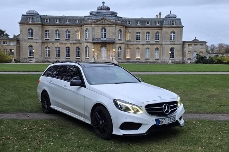 Black Used 2016 Mercedes C220 Executive Estate | £12,500 (A bit pricey) - Image 1/1