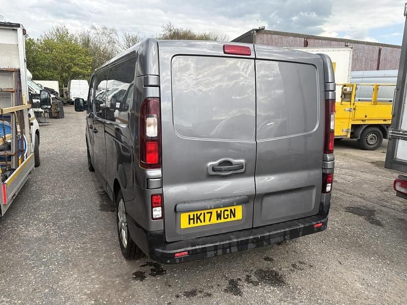 Begagnad Renault Trafic 2017 Grå Minibuss