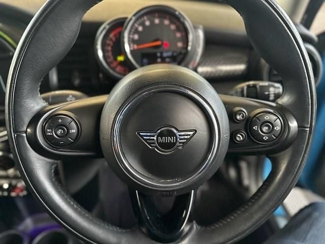 Usado Mini Cooper S Classic 192 HP (141 kW) 2019 Azul Citadino