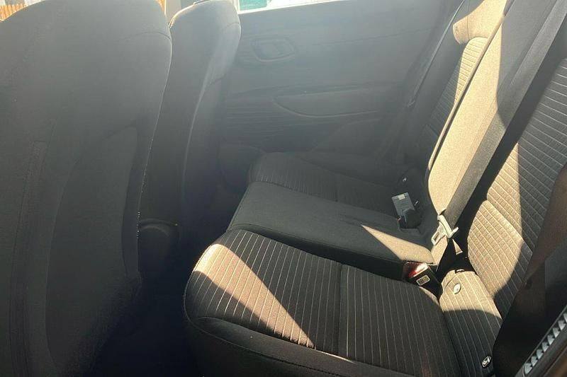 Black Used 2022 Hyundai i20 SE Hatchback | £13,135 (Fair price) - Image 1/3