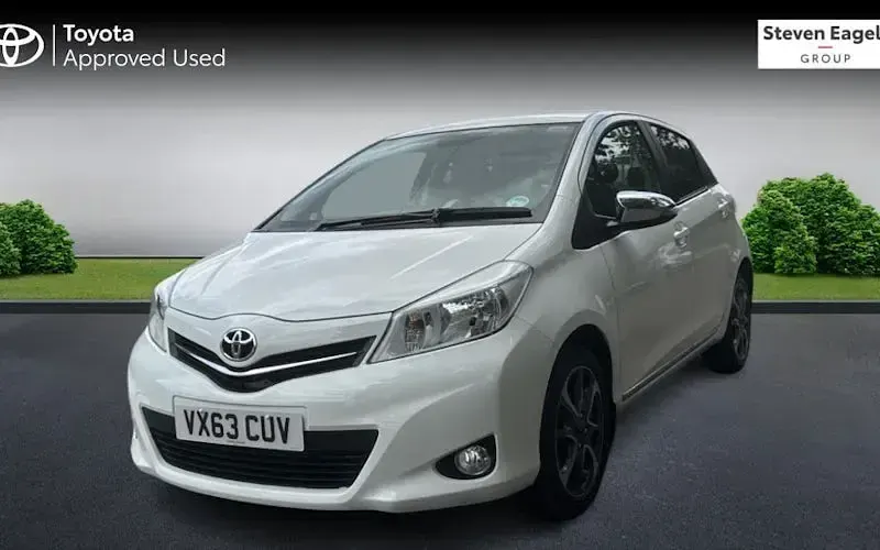 Used Toyota Yaris Trend 101 HP (74 kW) 2013 White Hatchback