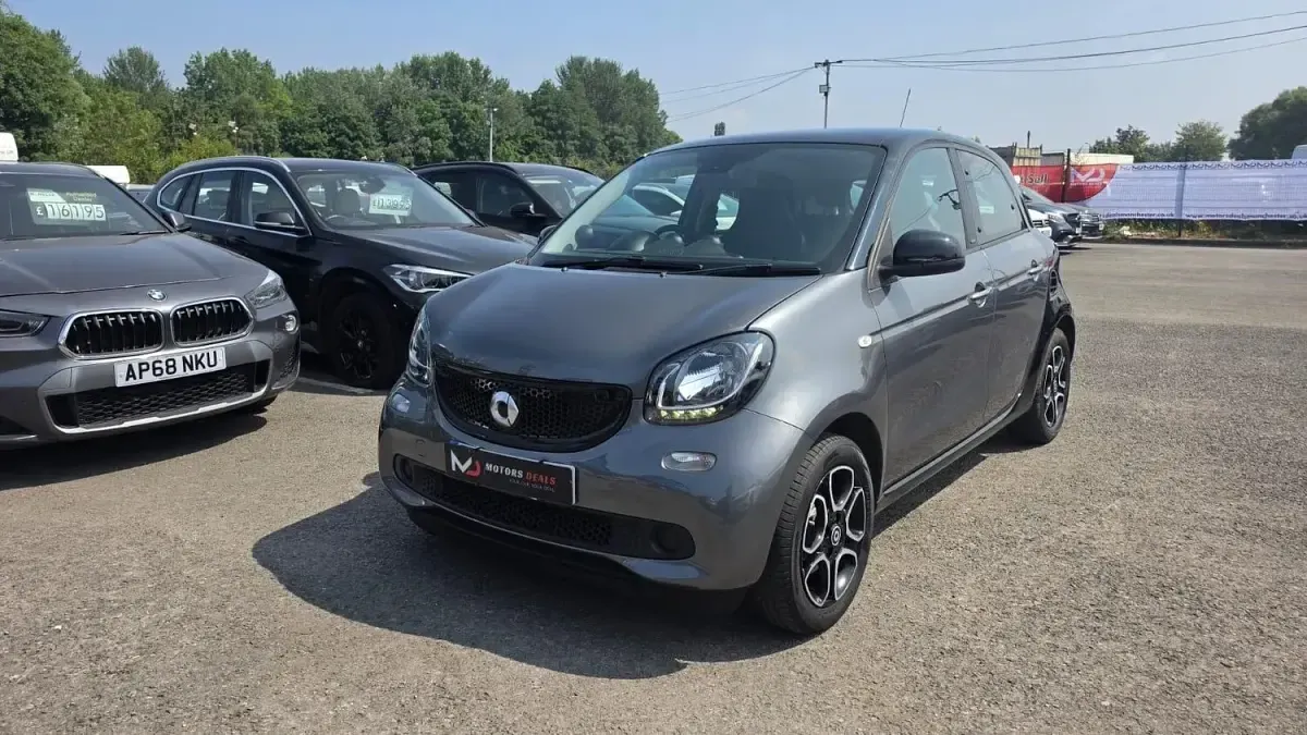Used Smart ForFour Premium 71 HP (52 kW) 2018 Black Hatchback