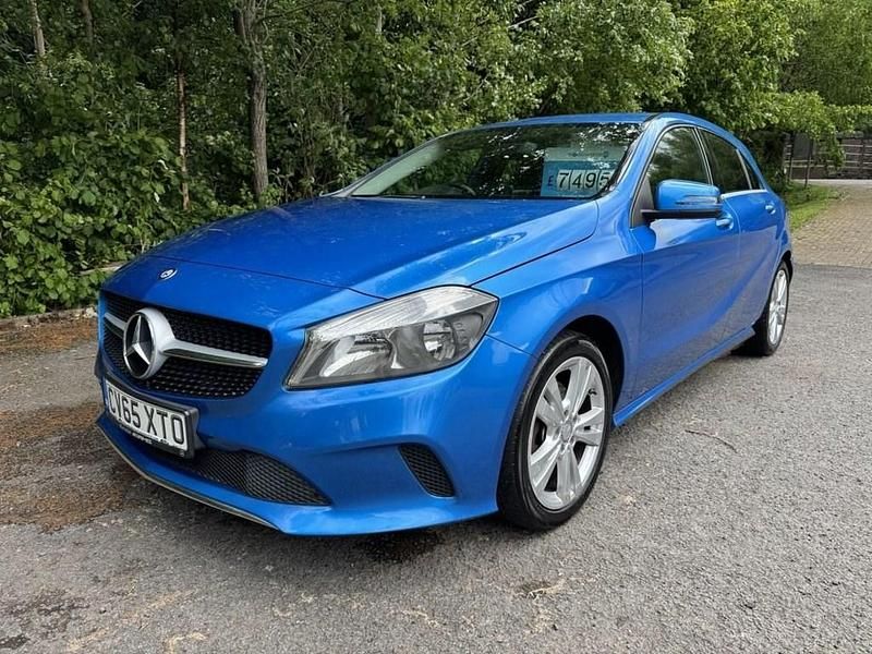 Used Mercedes A180 122 HP (89 kW) 2015 Blue Hatchback