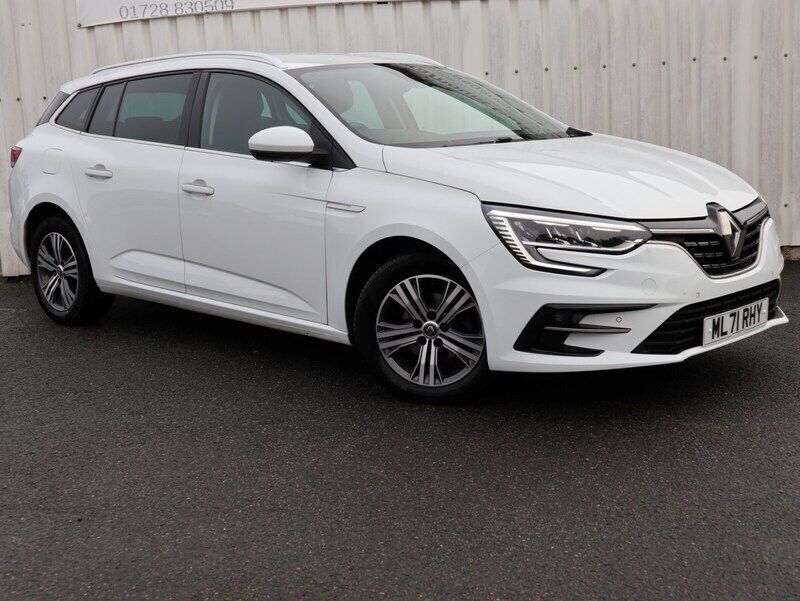White Used 2021 Renault Mégane GrandTour Iconic Estate | £10,495 (Fair price) - Image 1/3