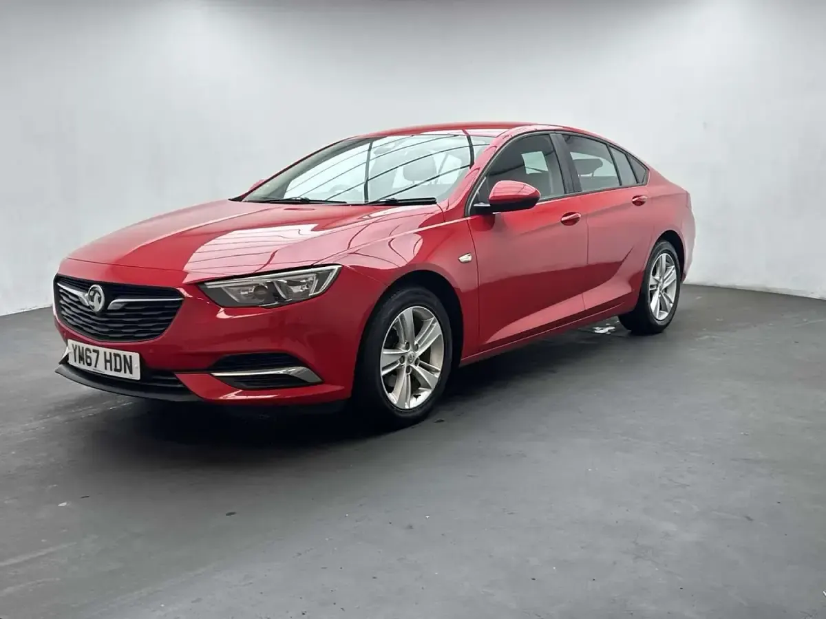 Used Vauxhall Insignia Design Edition 2018 Red Hatchback