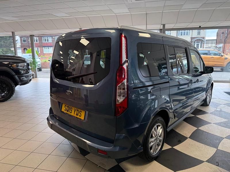 Used Ford Grand Tourneo Connect Titanium 120 HP (88 kW) 2019 Blue MPV
