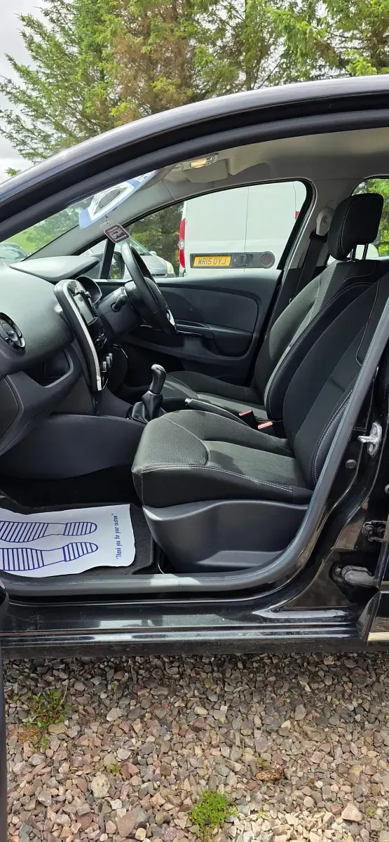Used Renault Clio Dynamique 75 HP (55 kW) 2016 Black Hatchback