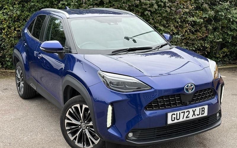 Used 2024 Toyota Yaris Hybrid Estate | £23,999 (Fair price) - Image 1/3