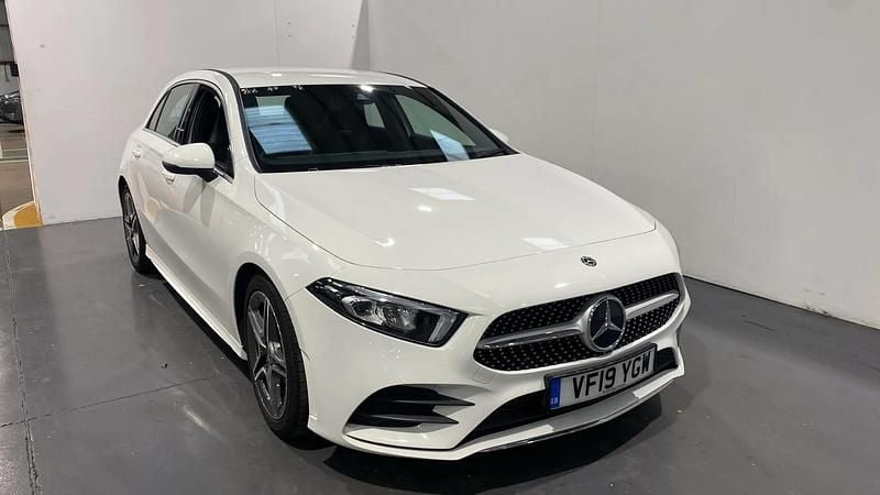 Used Mercedes A180 AMG line 116 HP (85 kW) 2019 White Hatchback