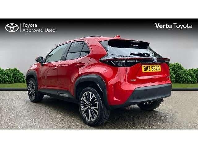 Used Toyota Yaris Cross 113 HP (83 kW) 2023 Red SUV