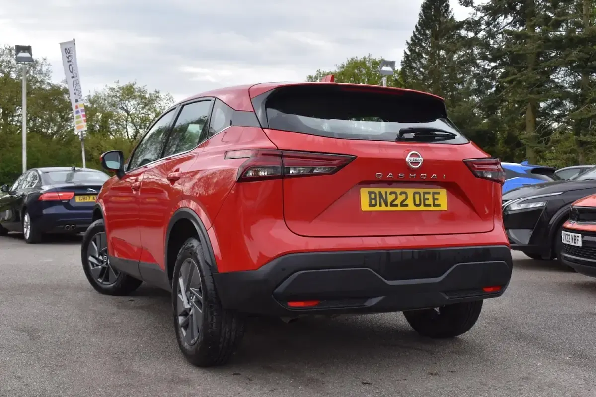 Used Nissan Qashqai Acenta Premium 2022 Red SUV