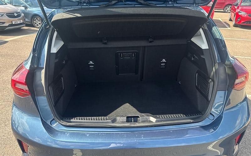 Usado Ford Focus Active X 125 HP (91 kW) 2023 Azul Citadino