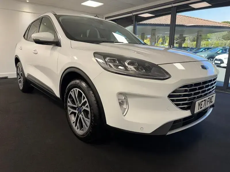 Używany Ford Kuga Titanium 120 KM (88 kW) 2021 Biały SUV