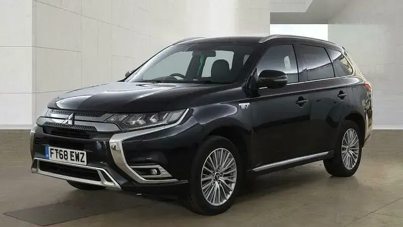 Used Mitsubishi Outlander P-HEV 2018 Black Estate