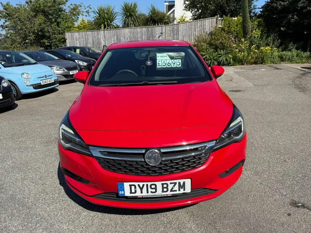 Used Vauxhall Astra Design Edition 105 HP (77 kW) 2019 Red Hatchback