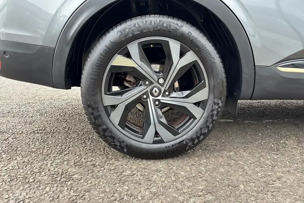 Begagnad Renault Arkana Engineered 140 HK (102 kW) 2023 Grå SUV