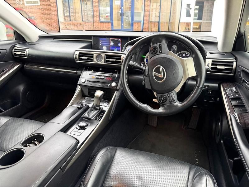 Used Lexus IS300h 223 HP (164 kW) 2013 Silver Sedan