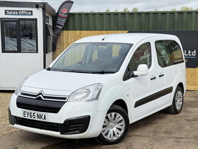 Used Citroën Berlingo Feel 100 HP (73 kW) 2015 White MPV