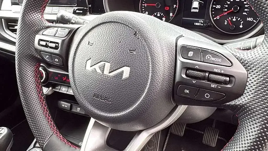 Used Kia Picanto GT-Line S 99 HP (72 kW) 2023 White Hatchback