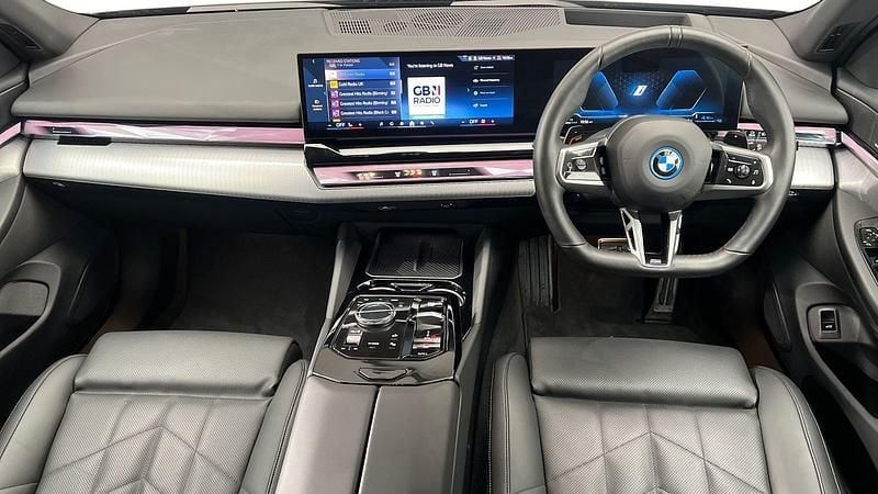 Used BMW 530e M Sport 295 HP (216 kW) 2025 Black Estate