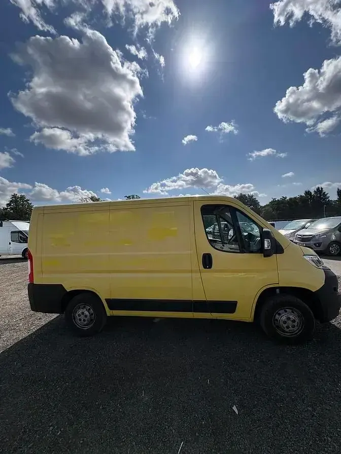 Used Citroën Relay 130 HP (95 kW) 2019 Yellow Van