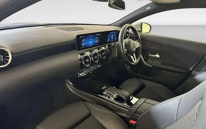 Used Mercedes A180 Executive 116 HP (85 kW) 2020 Silver Hatchback