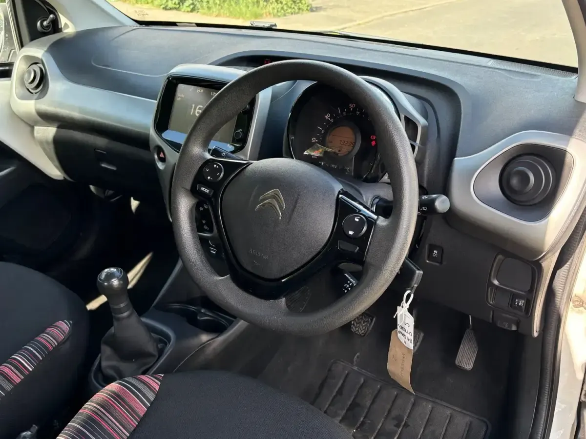 Usado Citroën C1 Feel 82 HP (60 kW) 2015 Branco Citadino