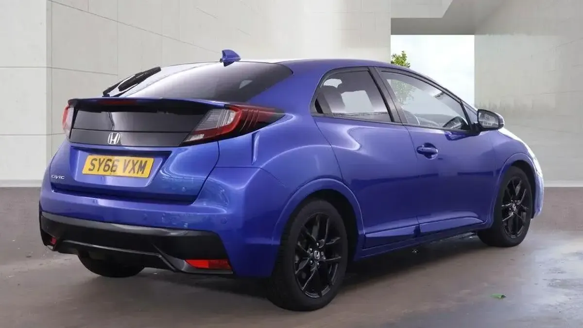 Used Honda Civic Sport 100 HP (73 kW) 2016 Blue Hatchback
