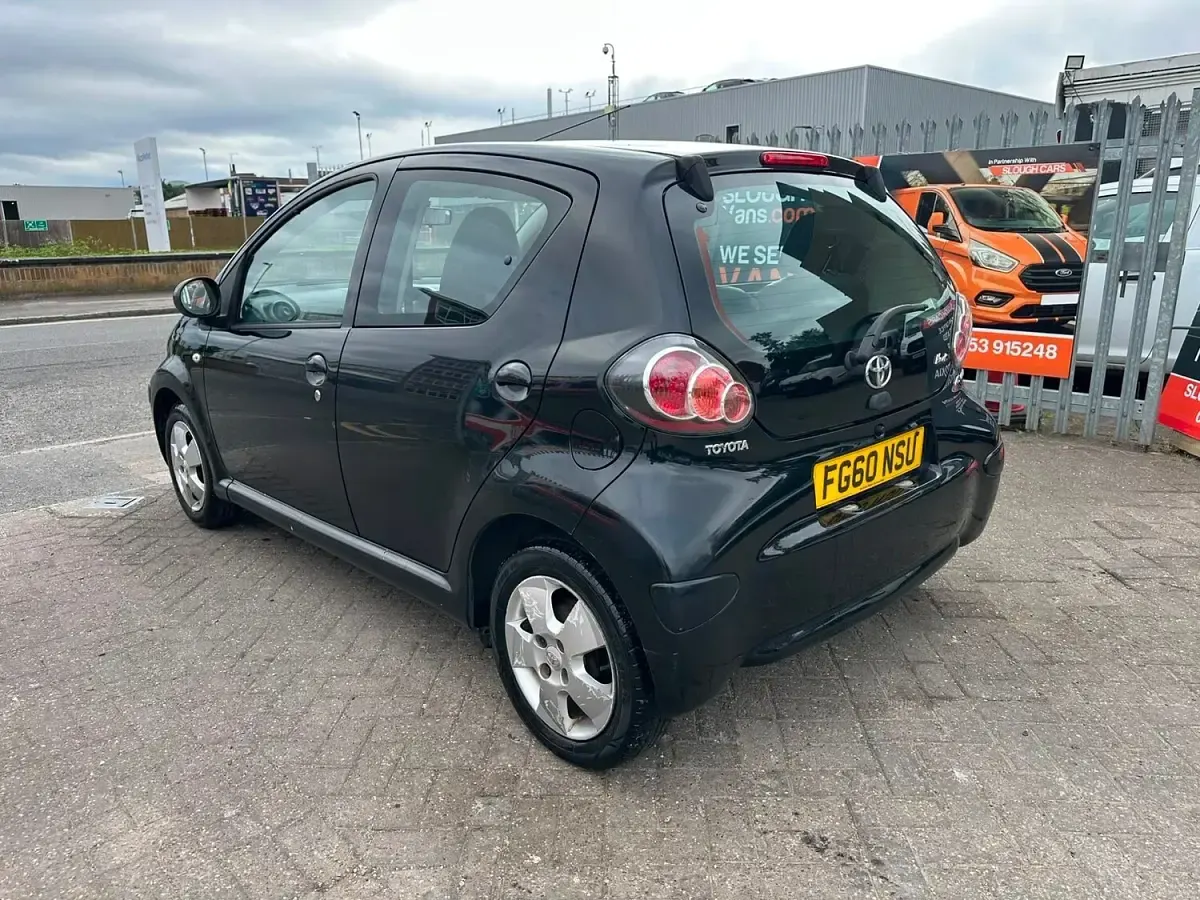 Used Toyota Aygo 68 HP (50 kW) 2010 Black Hatchback