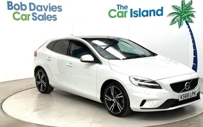 White Used 2018 Volvo V40 R-Design Pro Estate | £13,950 (A bit pricey) - Image 1/4