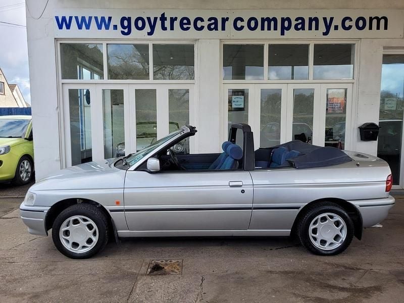 Begagnad Ford Escort Cabriolet 1994 Silver Cab