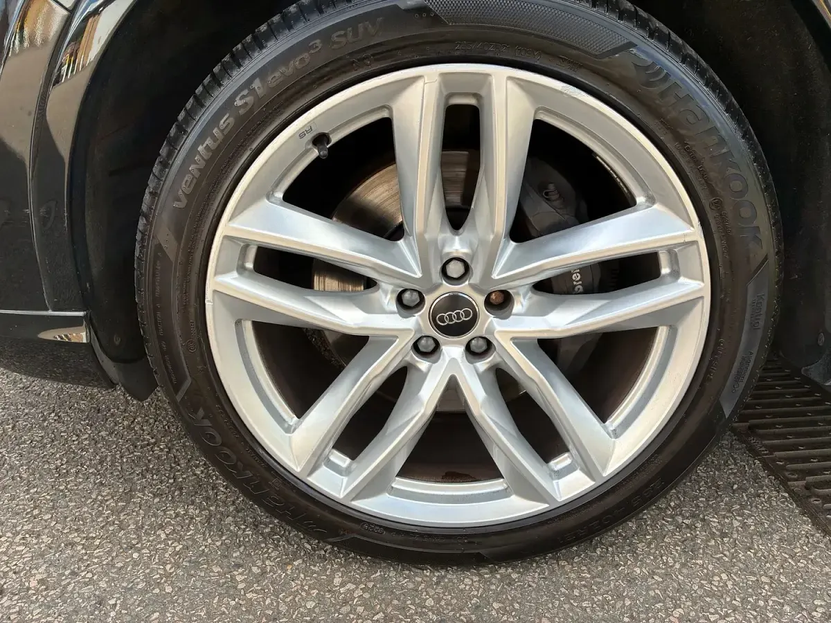 Used Audi Q7 S-Line 218 HP (160 kW) 2017 Black SUV