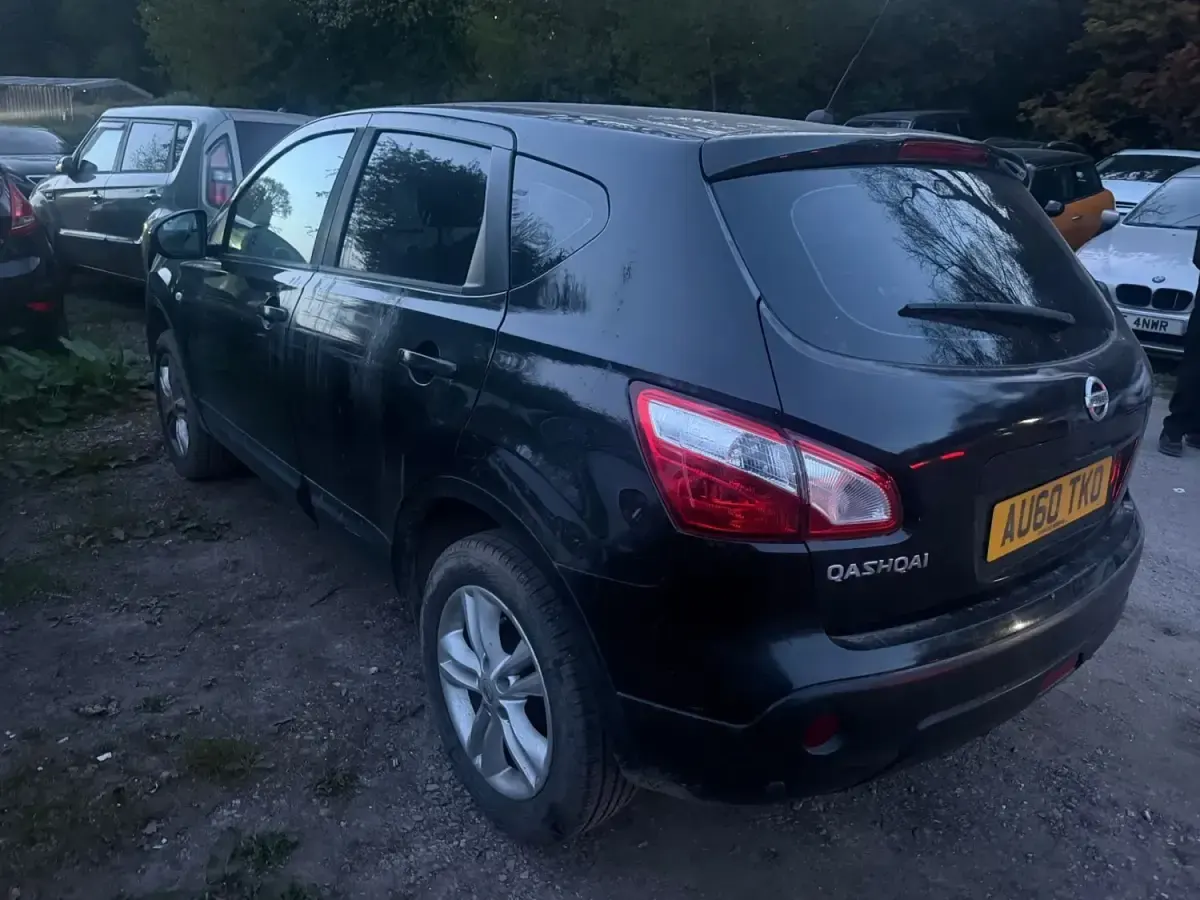 Second-hand Nissan Qashqai Acenta 141 CP (103 kW) 2010 Negru SUV