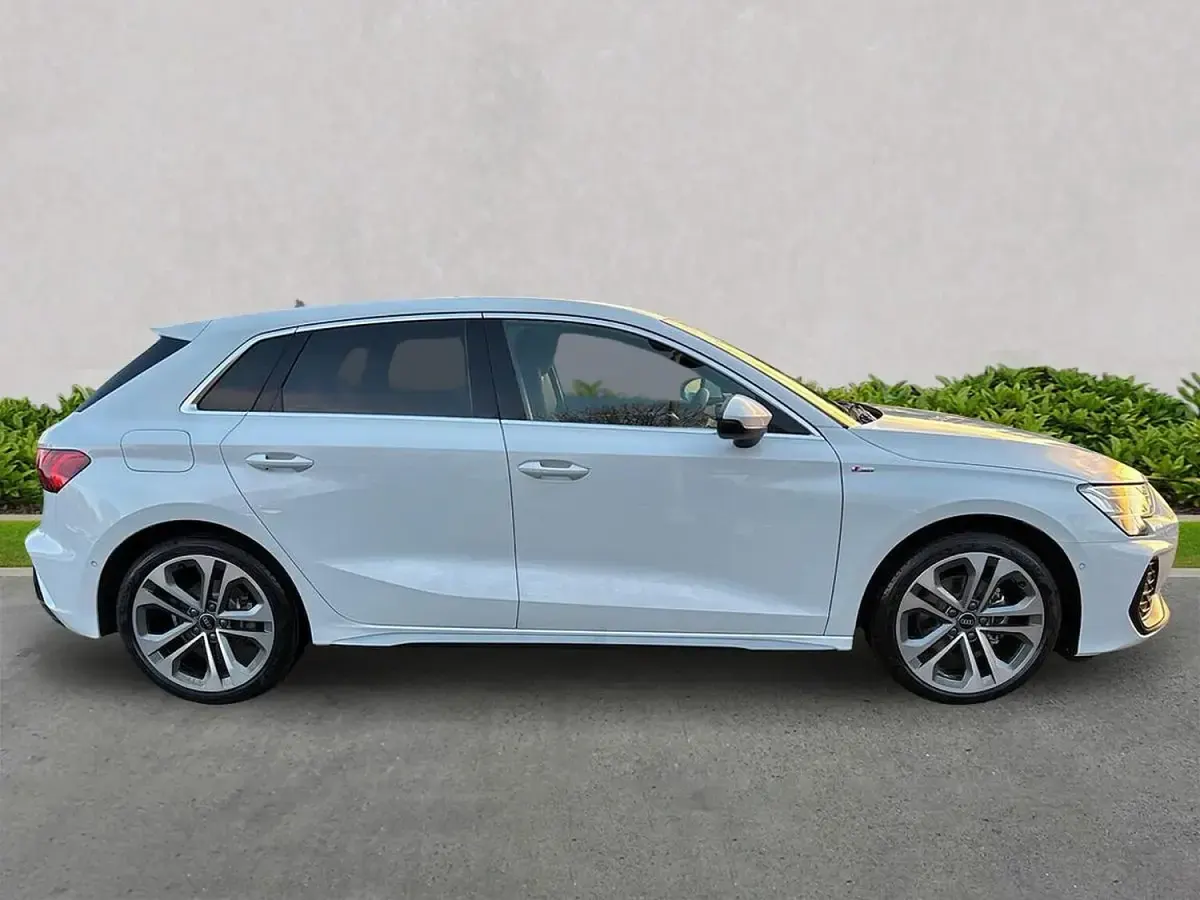 Used Audi A3 S-Line 147 HP (108 kW) 2025 White Hatchback