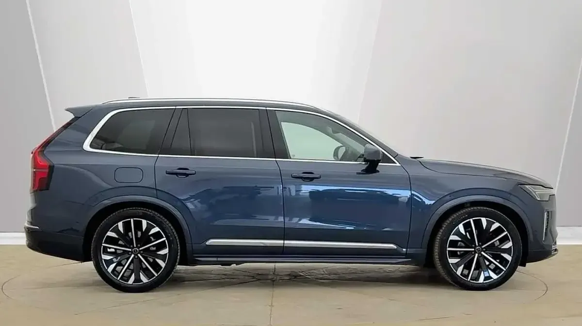 Used Volvo XC90 Ultra 247 HP (181 kW) 2025 Blue SUV