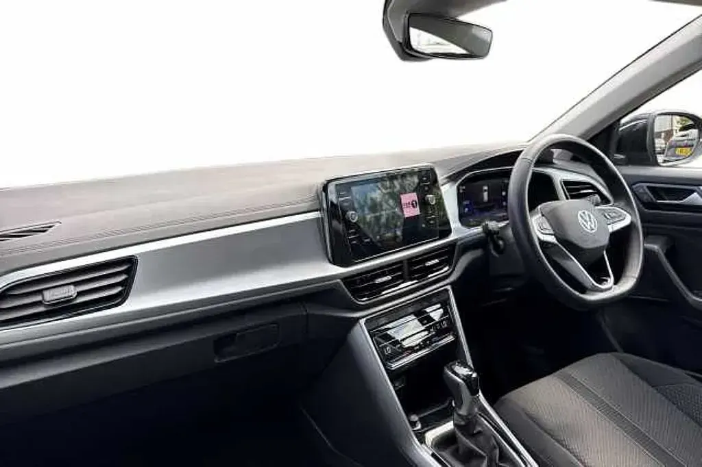Usado VW T-Roc 150 HP (110 kW) 2025 SUV