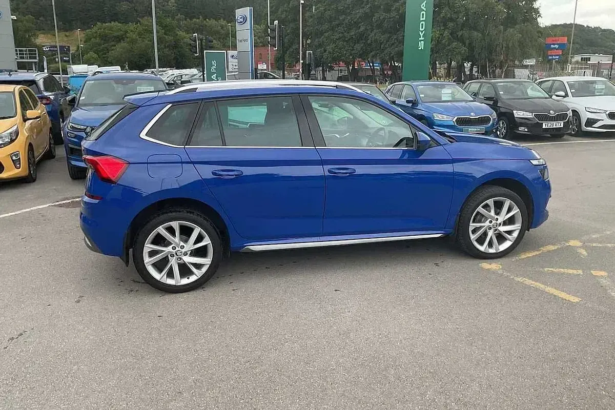Used Skoda 110 R SE L Executive 81 HP (59 kW) 2023 Energy blue Estate