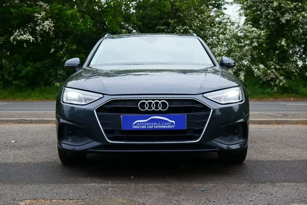 Used Audi A4 Prestige 163 HP (119 kW) 2020 Grey Estate