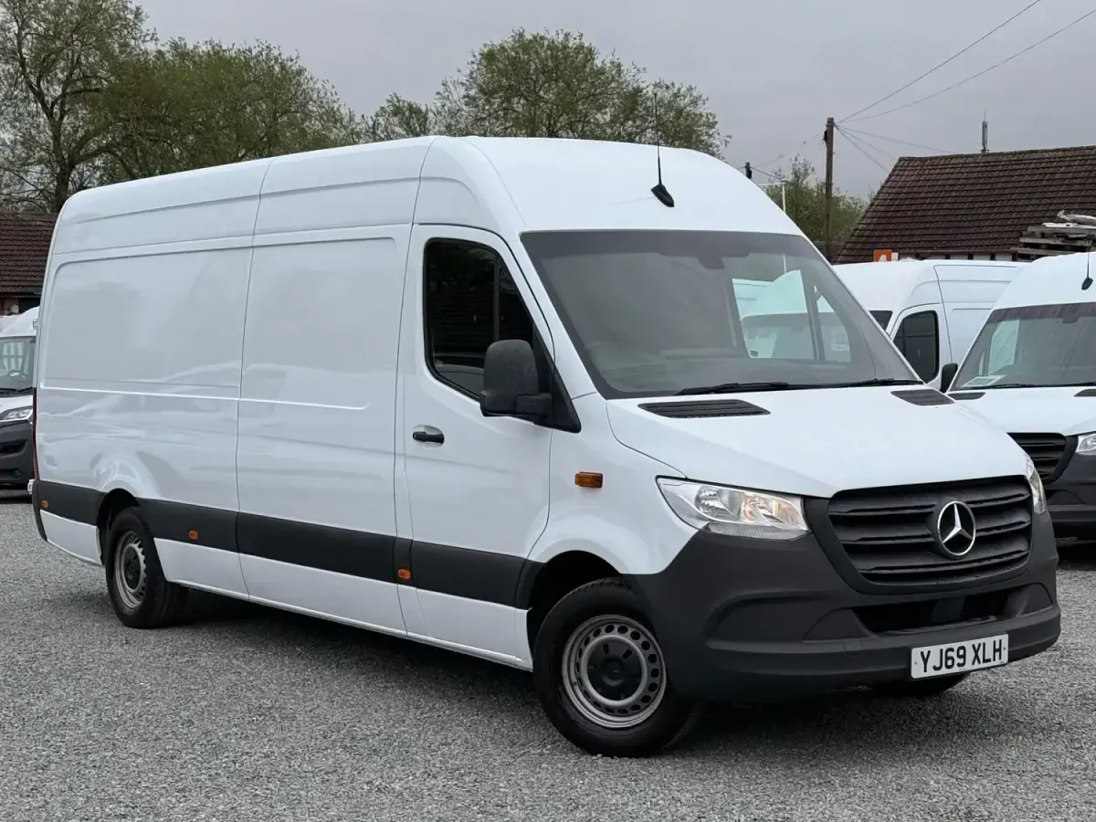 Used Mercedes Sprinter 114 HP (83 kW) 2019 White Van